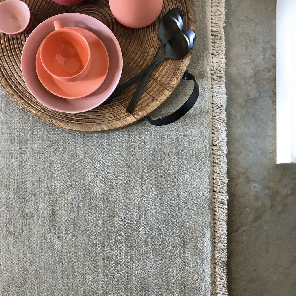 Sencillo Rug Bone