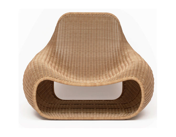 Snug Outdoor Lounge Chair